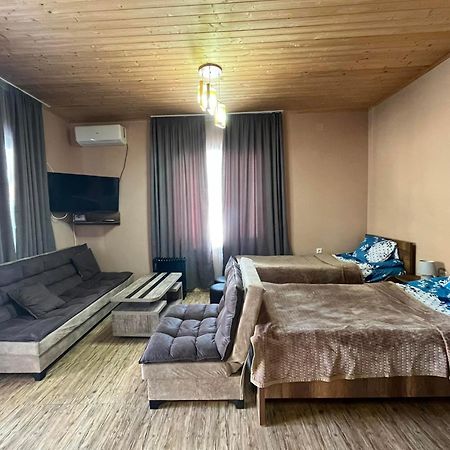 Lela Guest House Местия Экстерьер фото