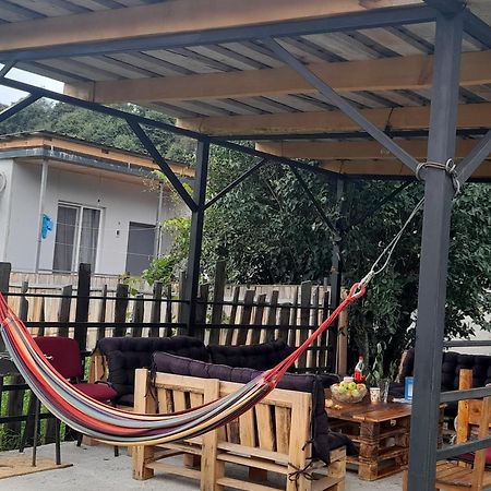 Lela Guest House Местия Экстерьер фото