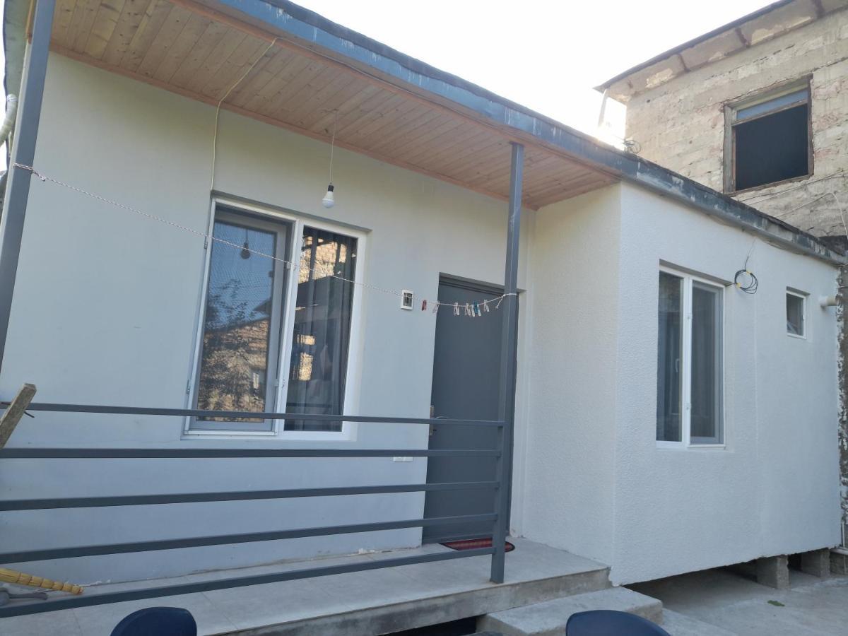 Lela Guest House Местия Экстерьер фото