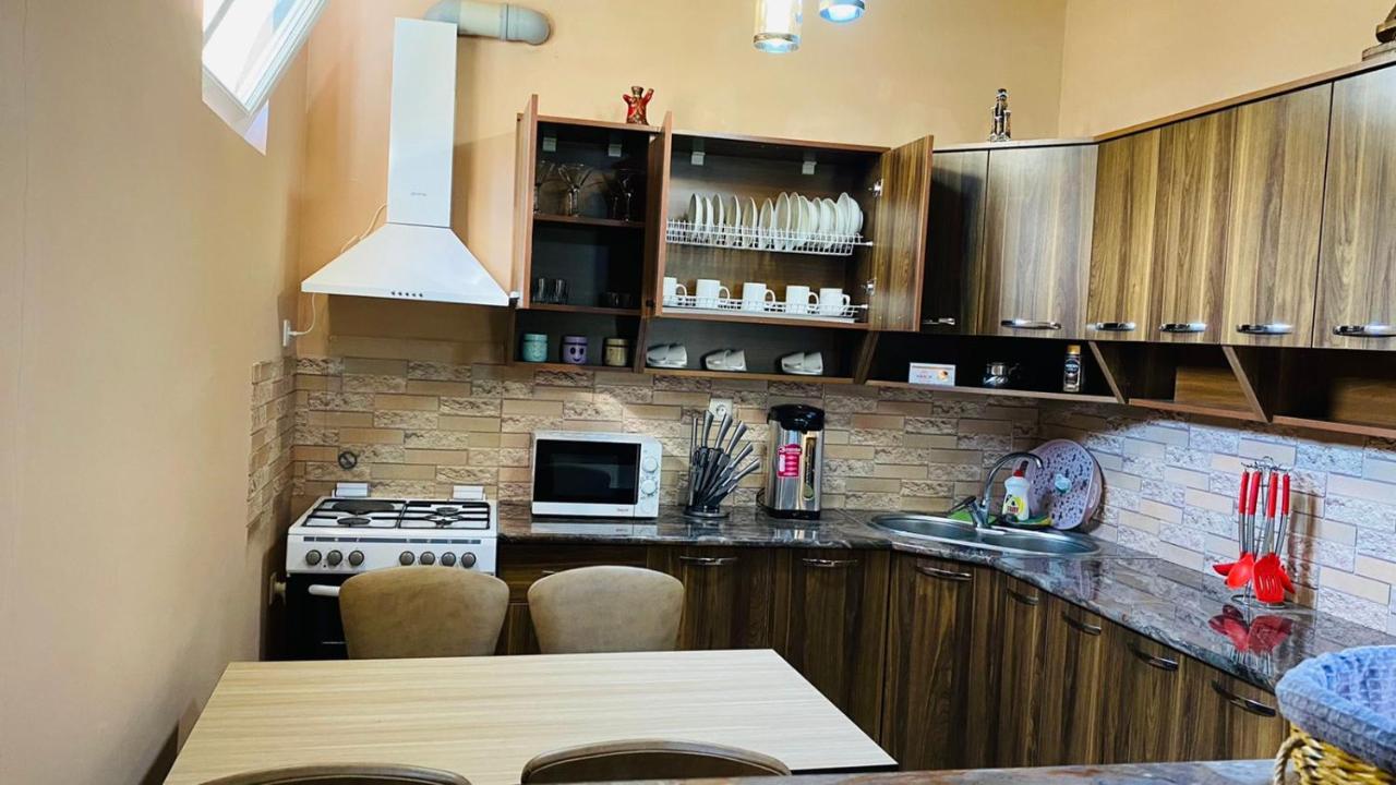 Lela Guest House Местия Экстерьер фото