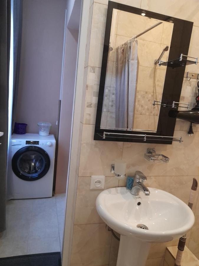 Lela Guest House Местия Экстерьер фото