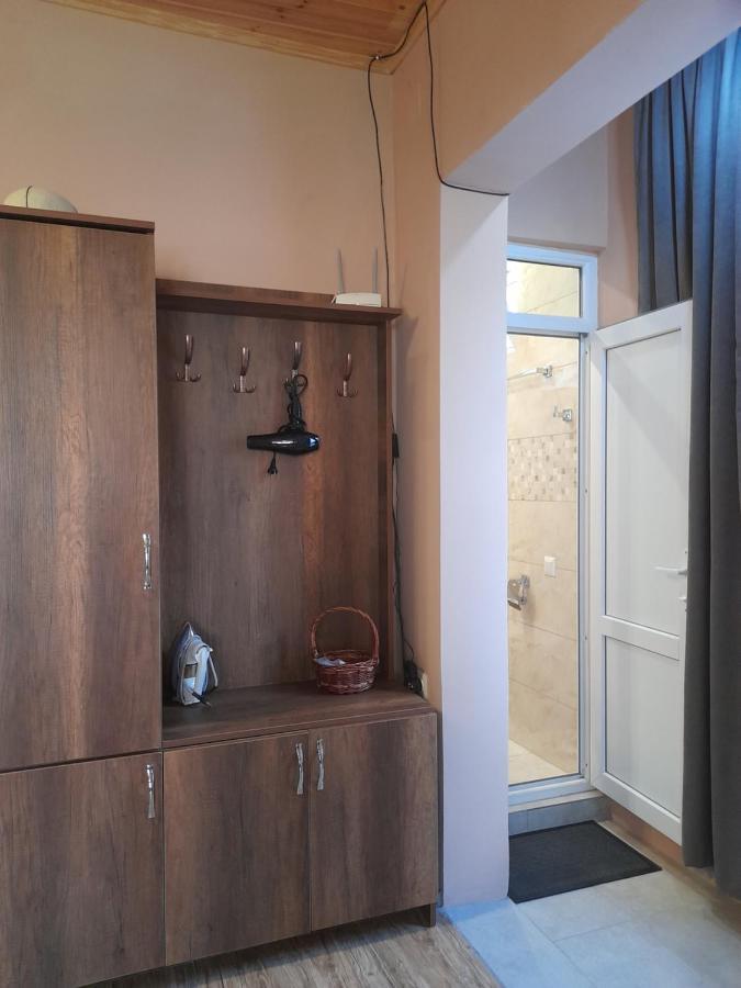 Lela Guest House Местия Экстерьер фото