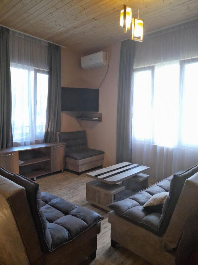 Lela Guest House Местия Экстерьер фото