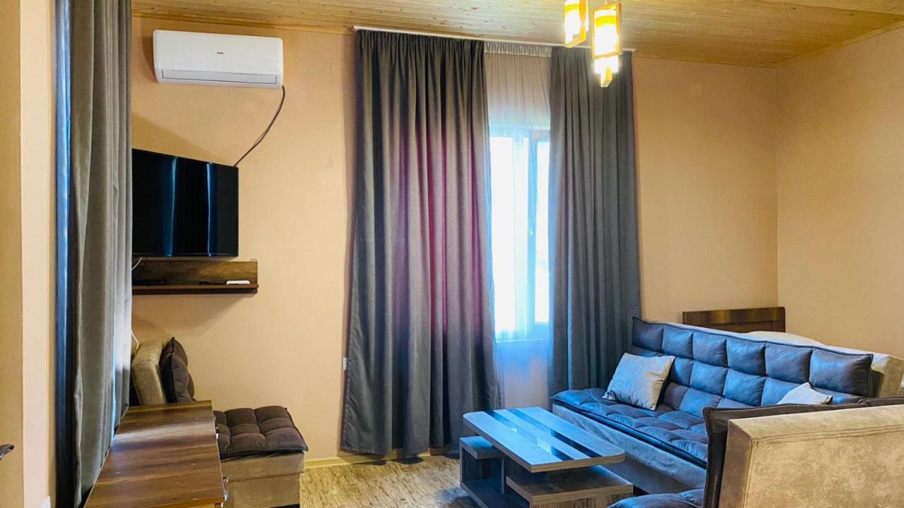 Lela Guest House Местия Экстерьер фото