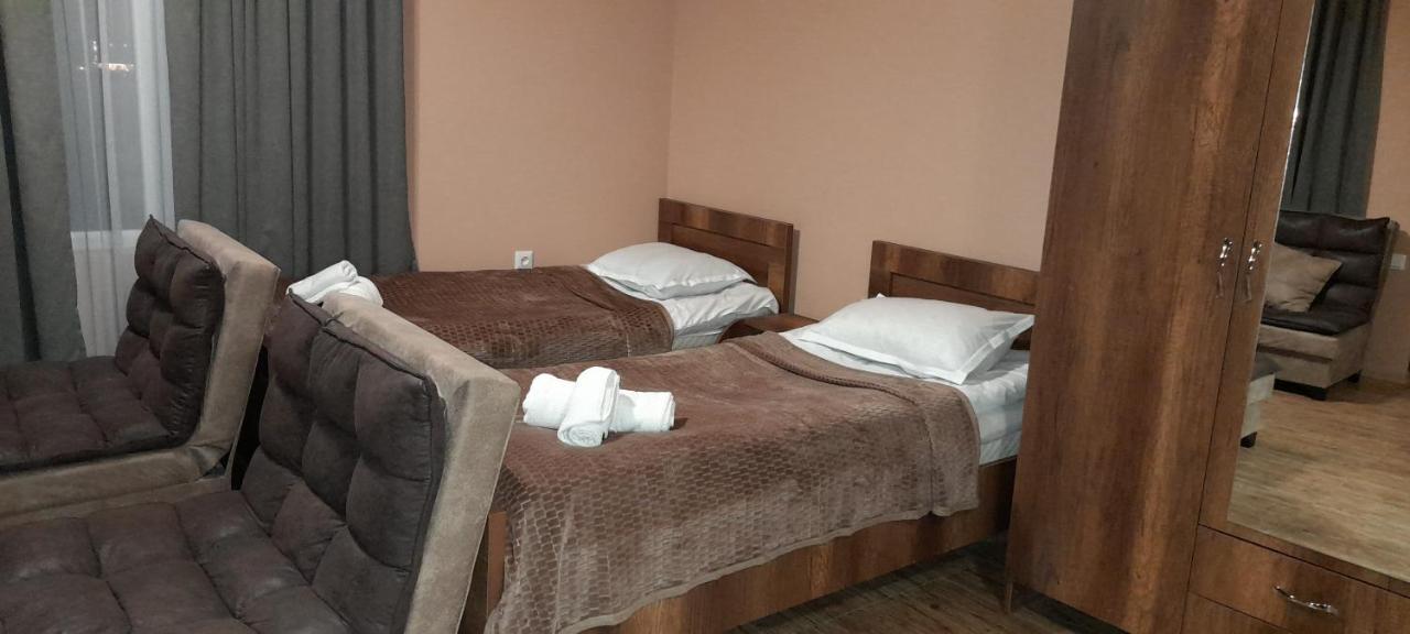 Lela Guest House Местия Экстерьер фото